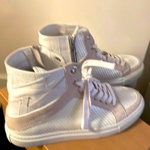 White high to Zadig and Voltaire snake sneakers with zip side